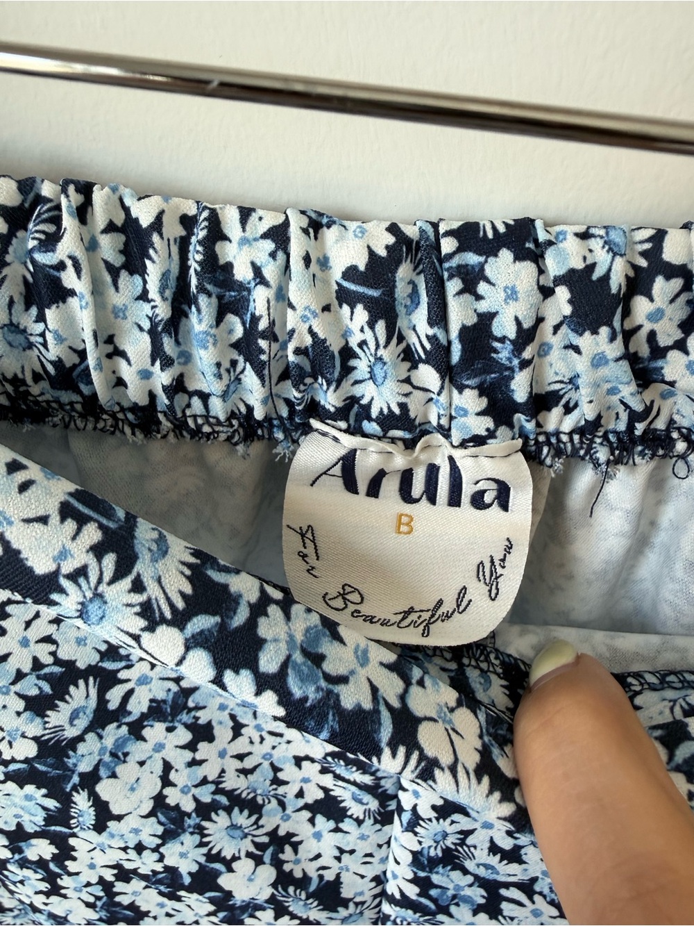 Arula Floral Midi Skirt Size B 1/2X Blue & White Floral With Elastic Waist - Picture 2 of 5